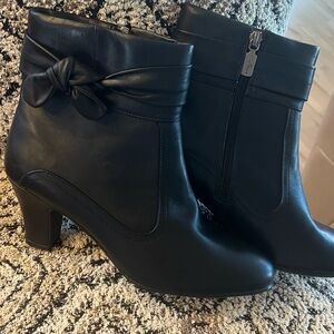 NWOT Elegant Black Ankle Boots 9